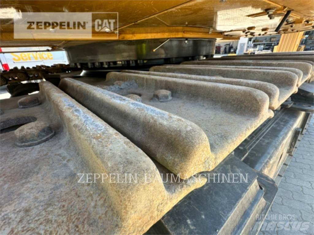 CAT 374-07A Paletli ekskavatörler
