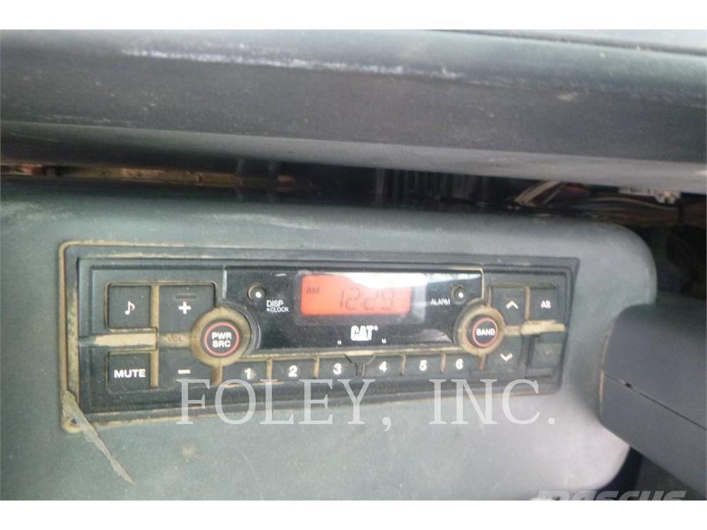 CAT 374DL Paletli ekskavatörler