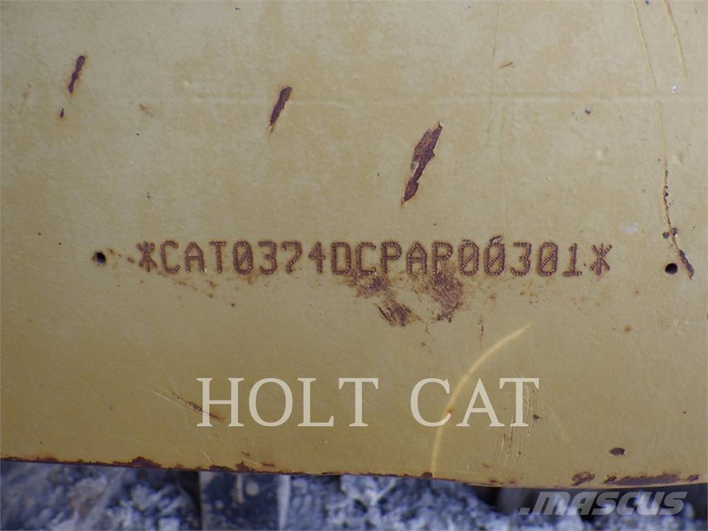 CAT 374DL Paletli ekskavatörler