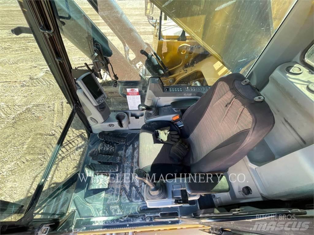 CAT 374F Paletli ekskavatörler
