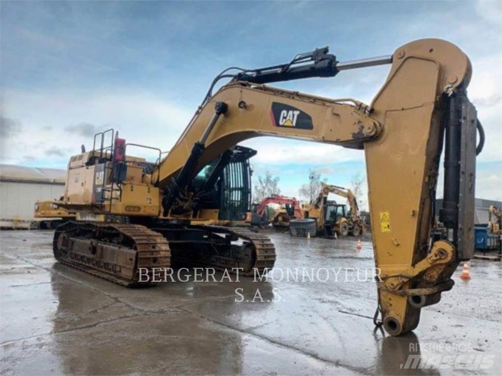 CAT 374F Paletli ekskavatörler