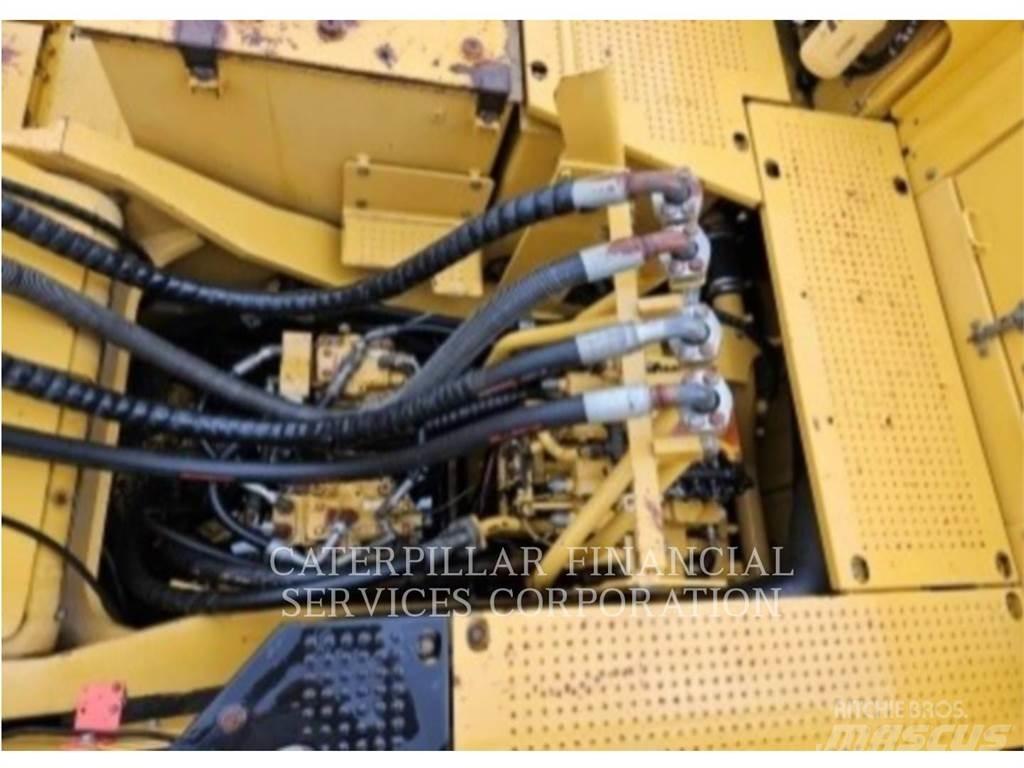 CAT 374F Paletli ekskavatörler