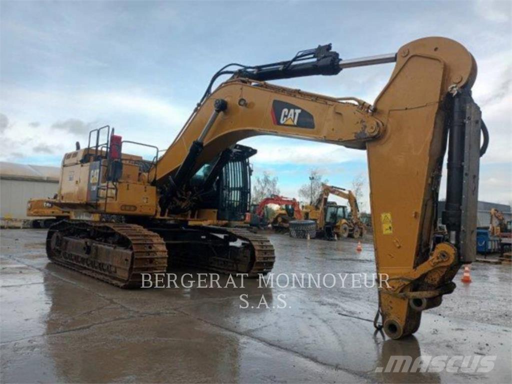 CAT 374F Paletli ekskavatörler