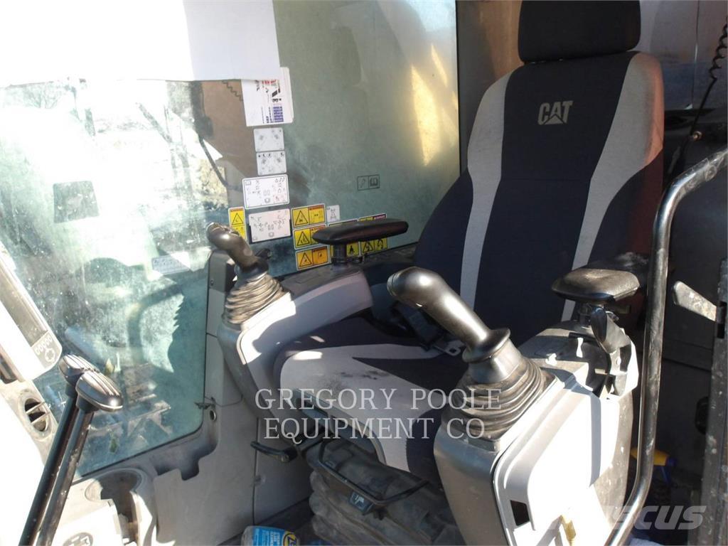 CAT 374FL Paletli ekskavatörler