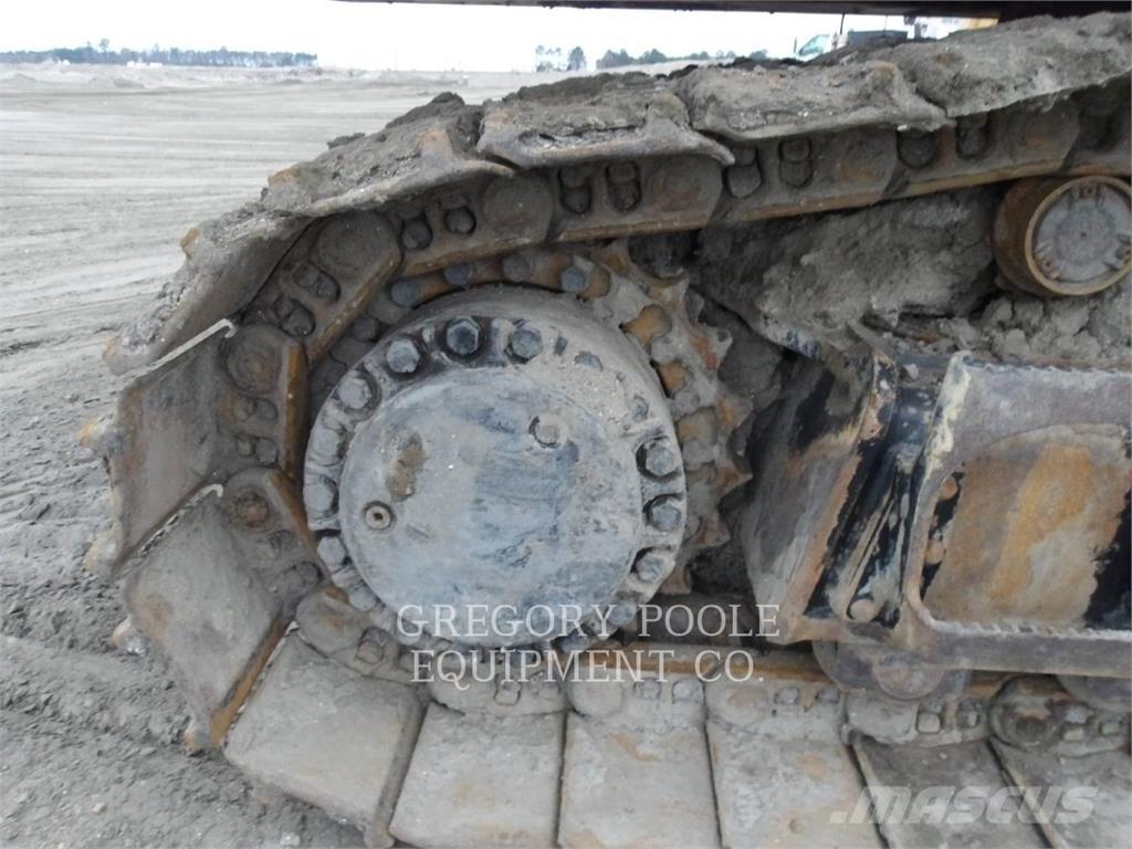 CAT 374FL Paletli ekskavatörler