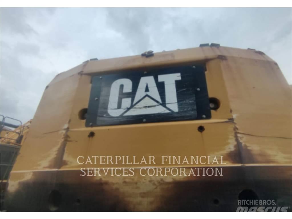 CAT 390F Paletli ekskavatörler