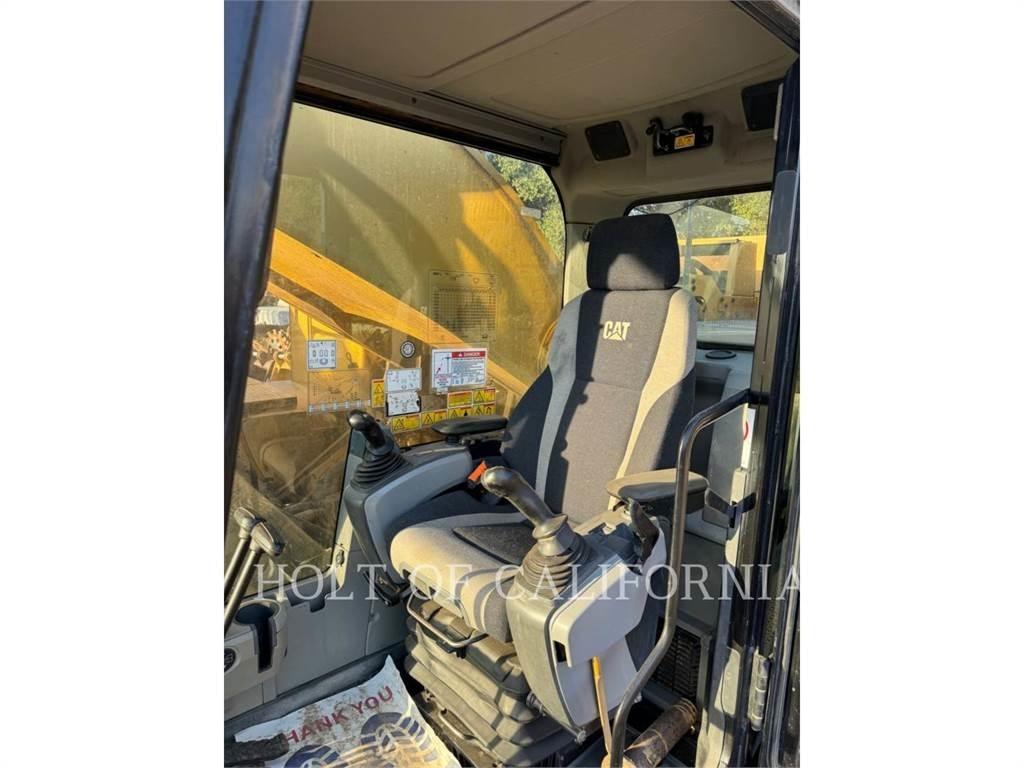 CAT 390FL Paletli ekskavatörler