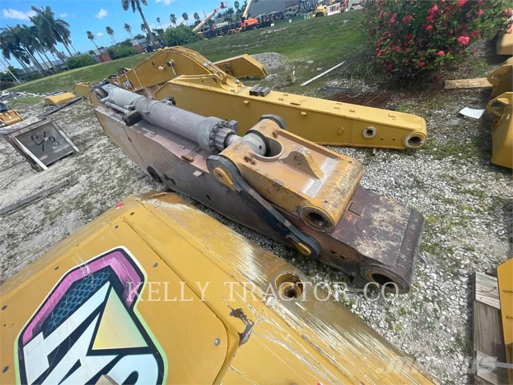 CAT 390FL Paletli ekskavatörler