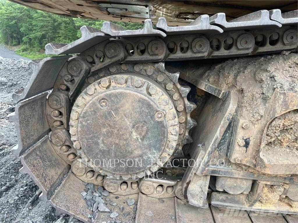 CAT 390FL Paletli ekskavatörler
