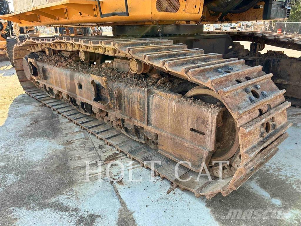 CAT 390FL Paletli ekskavatörler