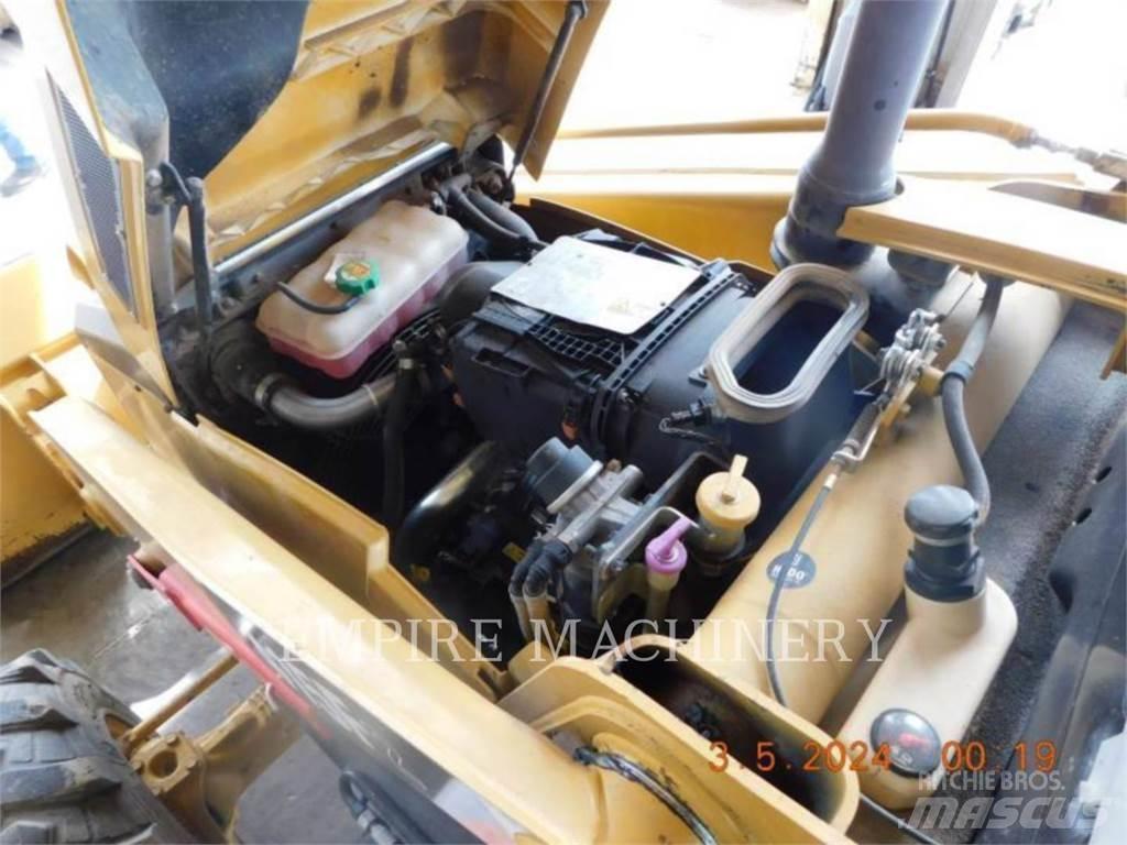 CAT 415F2 4EOP Kazıcı yükleyiciler - beko loder