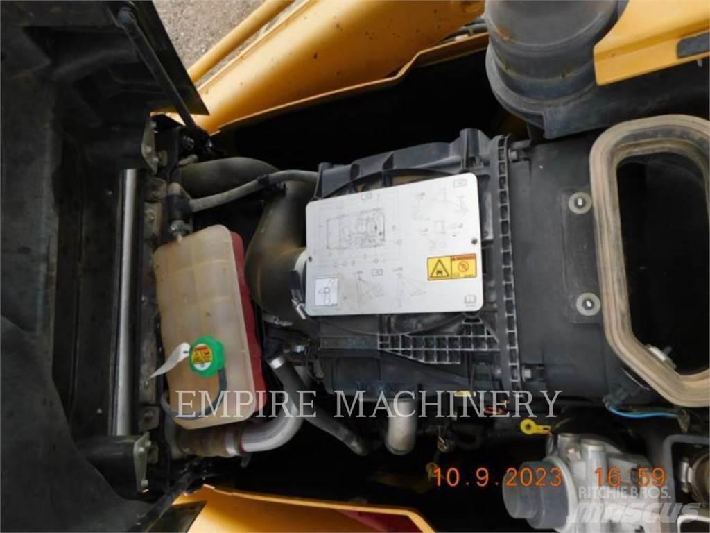 CAT 415F2 4EOP Kazıcı yükleyiciler - beko loder