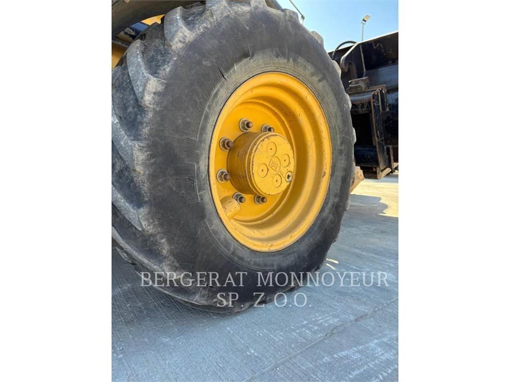 CAT 432F2 Kazıcı yükleyiciler - beko loder