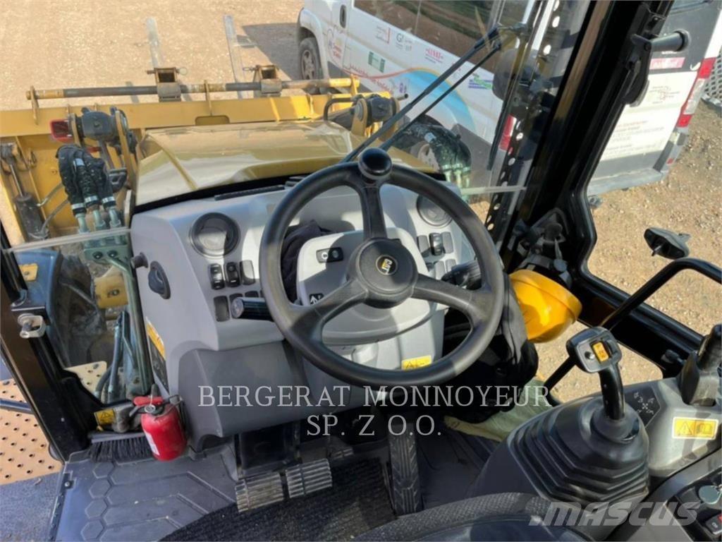 CAT 432F2 Kazıcı yükleyiciler - beko loder