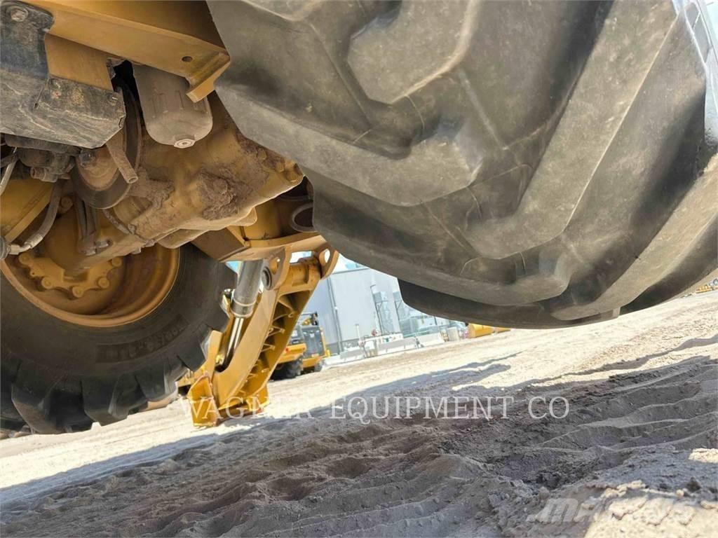 CAT 440 Kazıcı yükleyiciler - beko loder