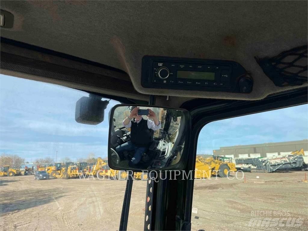 CAT 440 Kazıcı yükleyiciler - beko loder