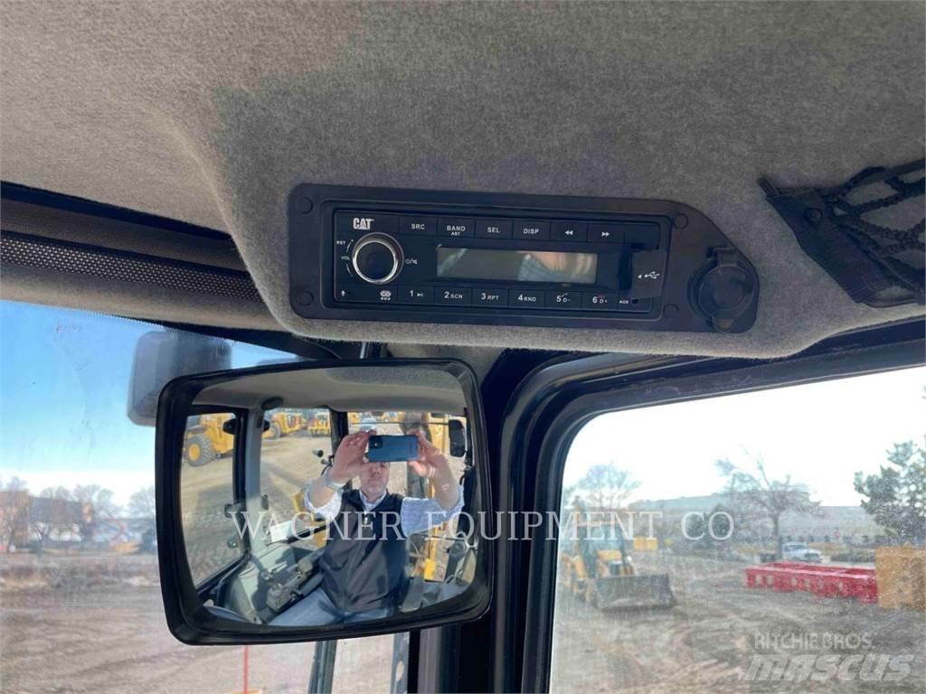 CAT 440 Kazıcı yükleyiciler - beko loder