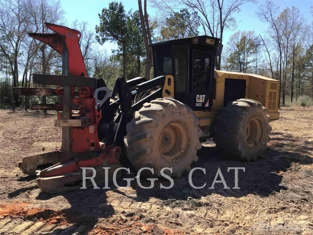 CAT 563C Ağaç kesici istifleyiciler