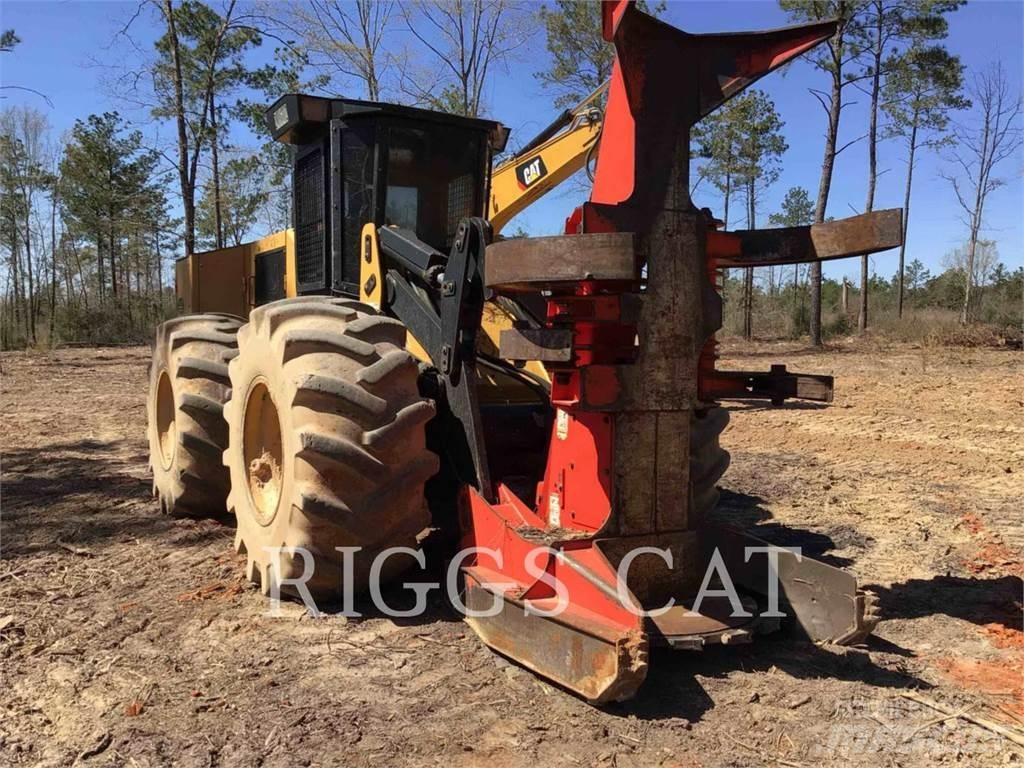 CAT 563C Ağaç kesici istifleyiciler