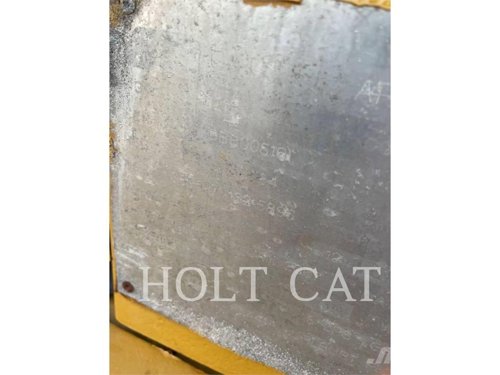 CAT 621G Skreyperler