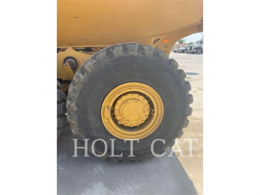 CAT 725 Belden kirma kaya kamyonu