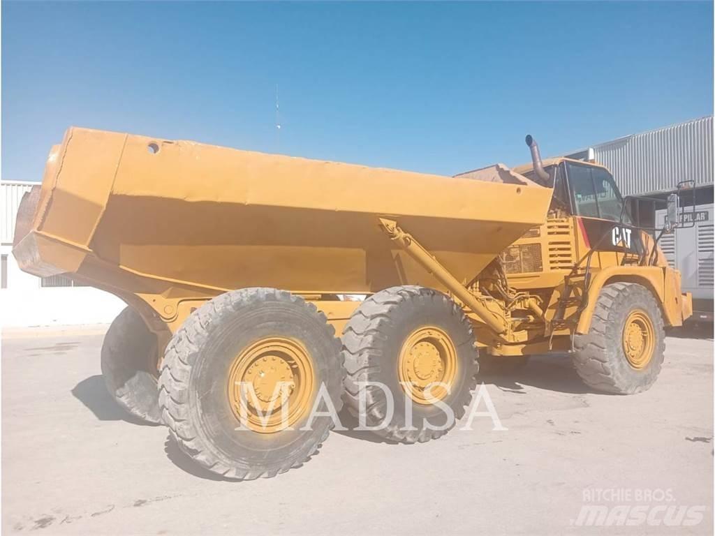 CAT 725 Belden kirma kaya kamyonu