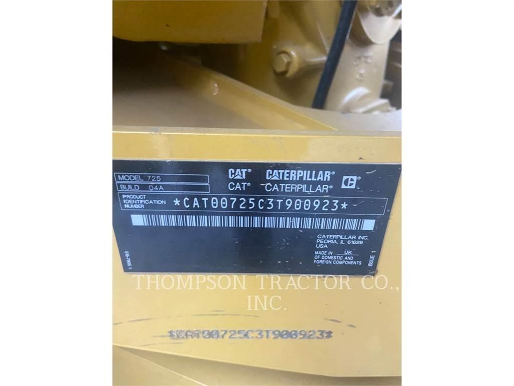CAT 725 Belden kirma kaya kamyonu