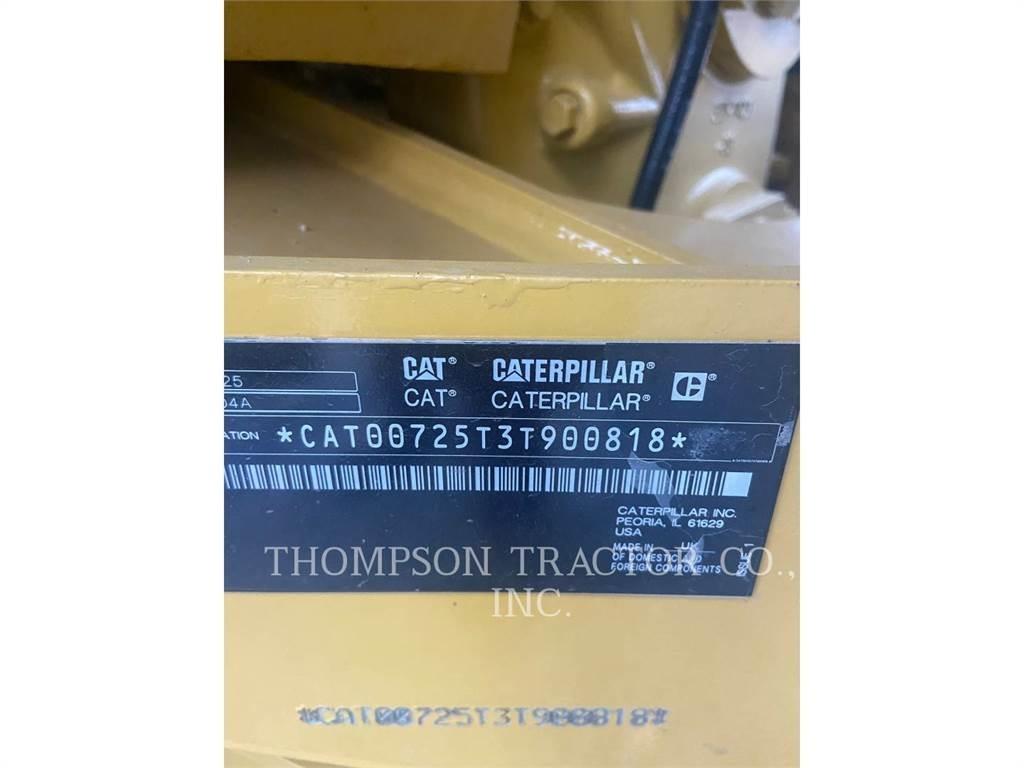 CAT 725 Belden kirma kaya kamyonu