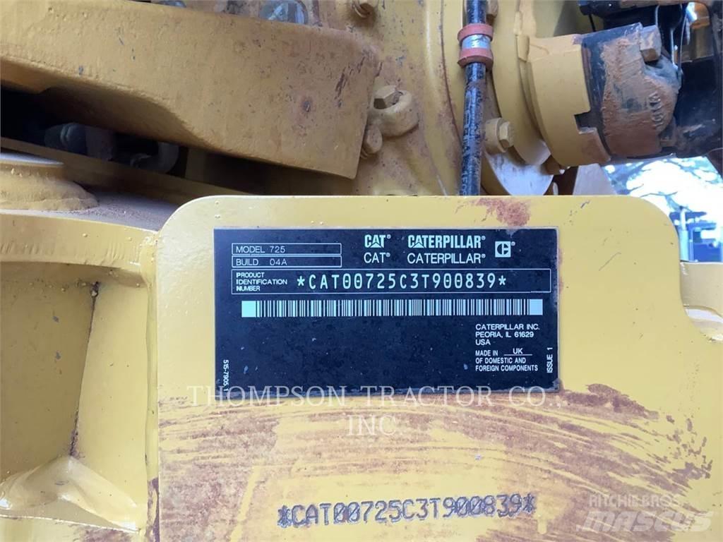 CAT 725 Belden kirma kaya kamyonu