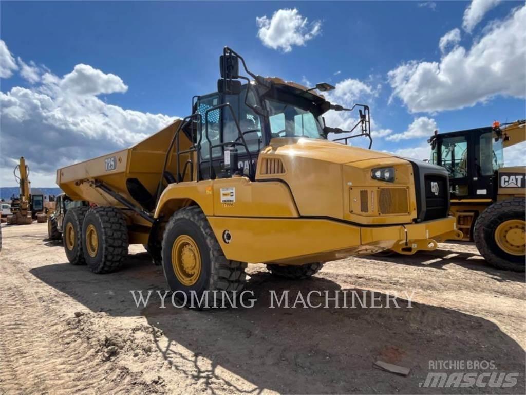 CAT 725 Belden kirma kaya kamyonu