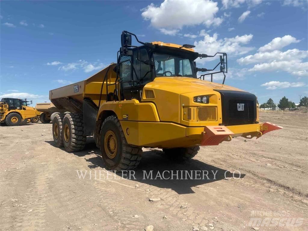 CAT 725 Belden kirma kaya kamyonu