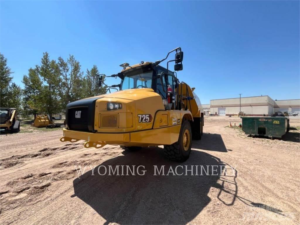 CAT 725 Belden kirma kaya kamyonu