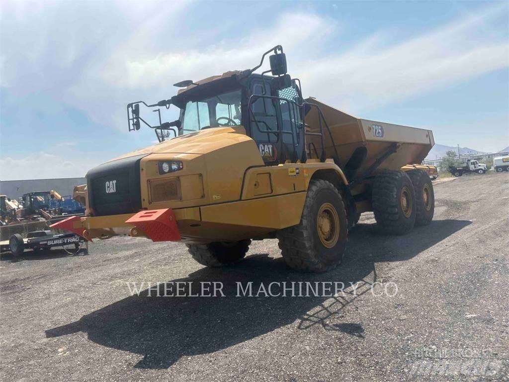 CAT 725 Belden kirma kaya kamyonu