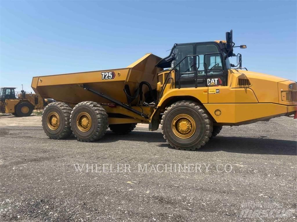 CAT 725 Belden kirma kaya kamyonu
