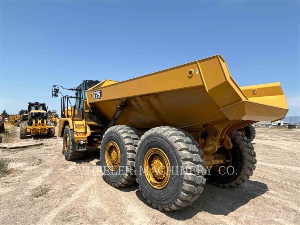 CAT 725 Belden kirma kaya kamyonu