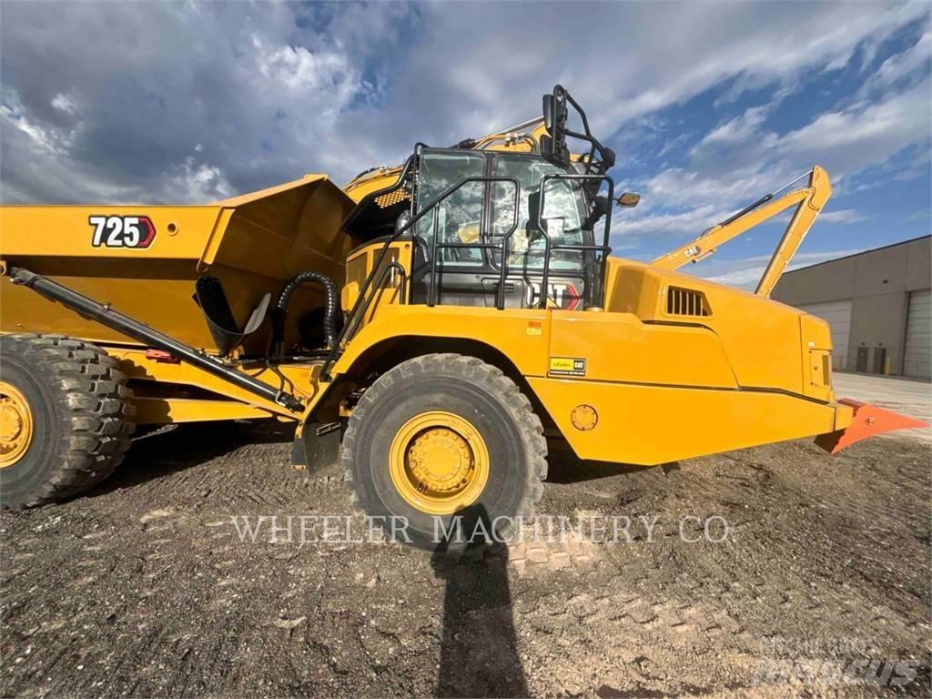 CAT 725 Belden kirma kaya kamyonu