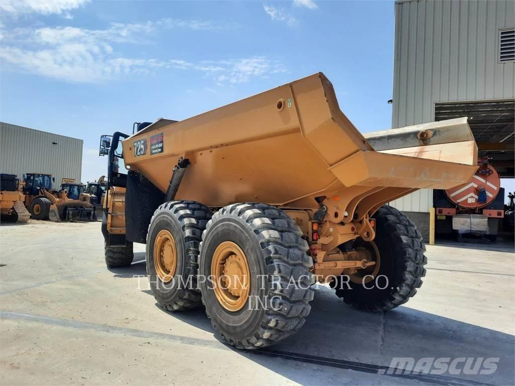 CAT 725 Belden kirma kaya kamyonu