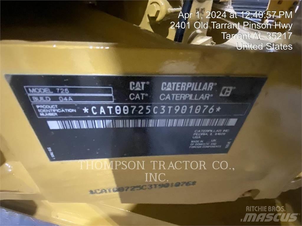CAT 725 Belden kirma kaya kamyonu