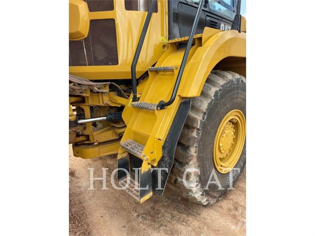 CAT 725 Belden kirma kaya kamyonu