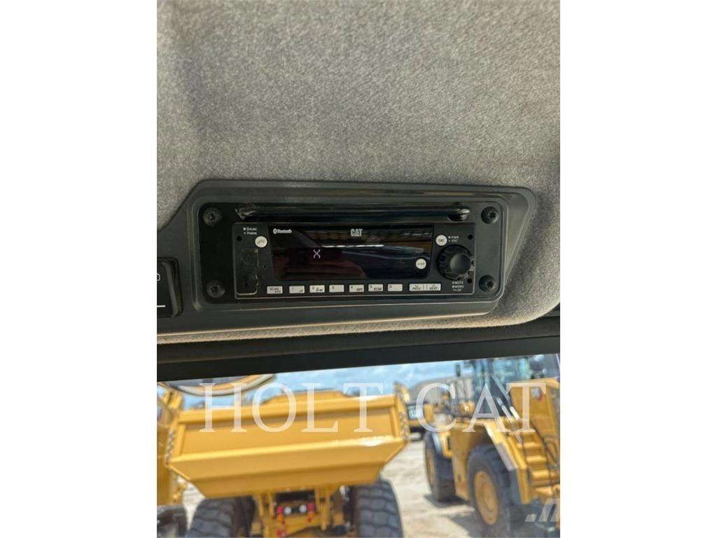 CAT 725 Belden kirma kaya kamyonu