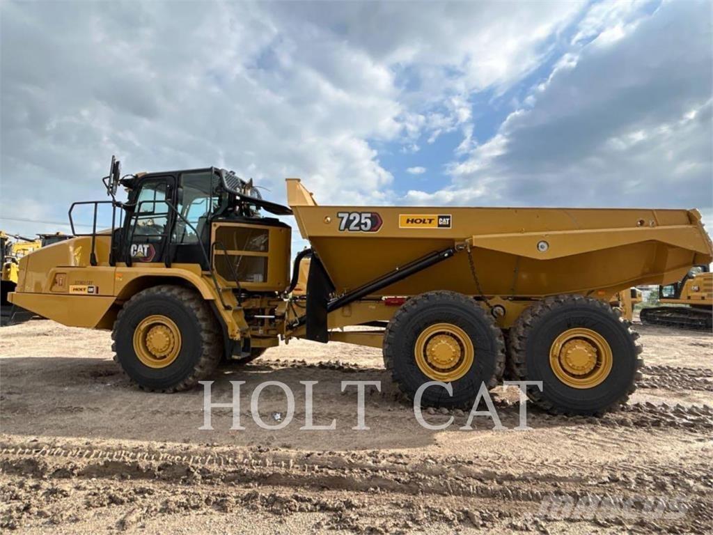 CAT 725 Belden kirma kaya kamyonu