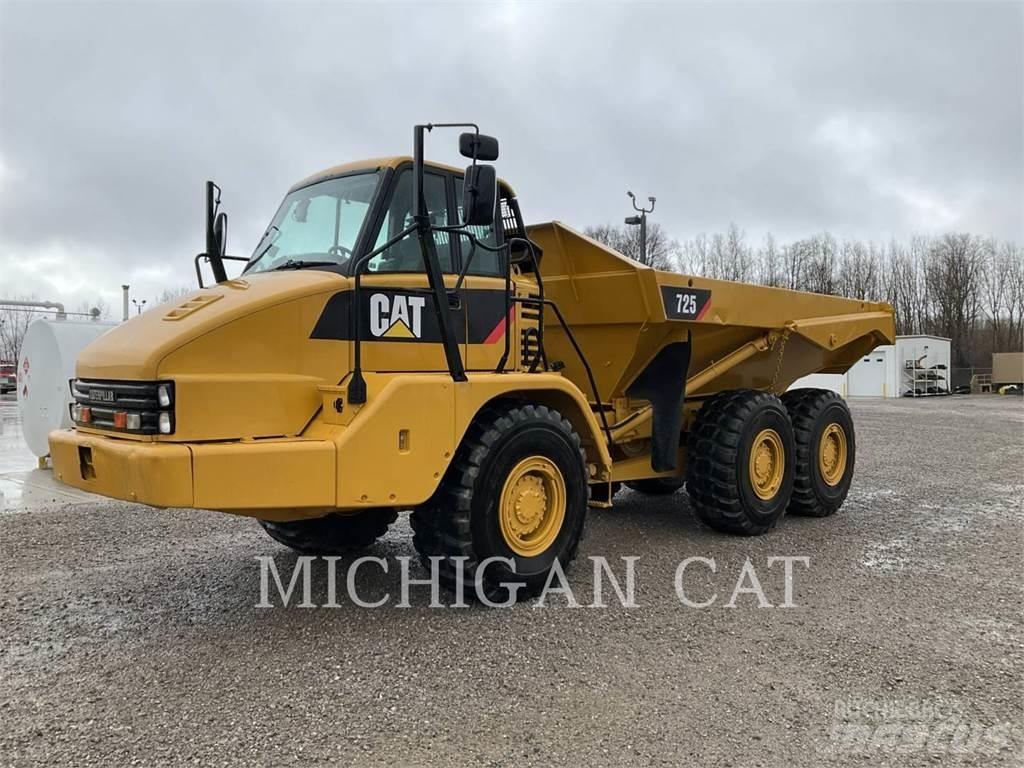 CAT 725 T Belden kirma kaya kamyonu