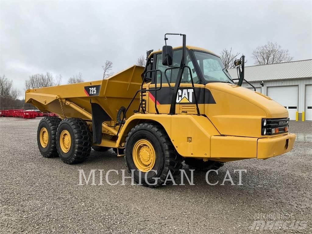CAT 725 T Belden kirma kaya kamyonu