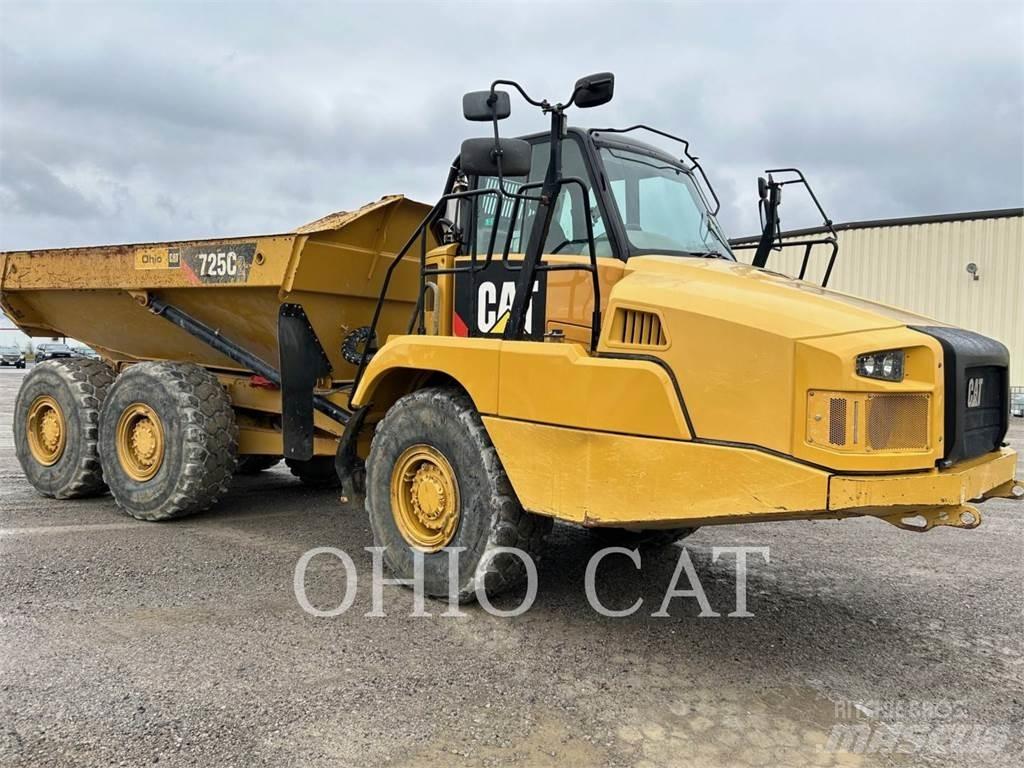 CAT 725C Belden kirma kaya kamyonu