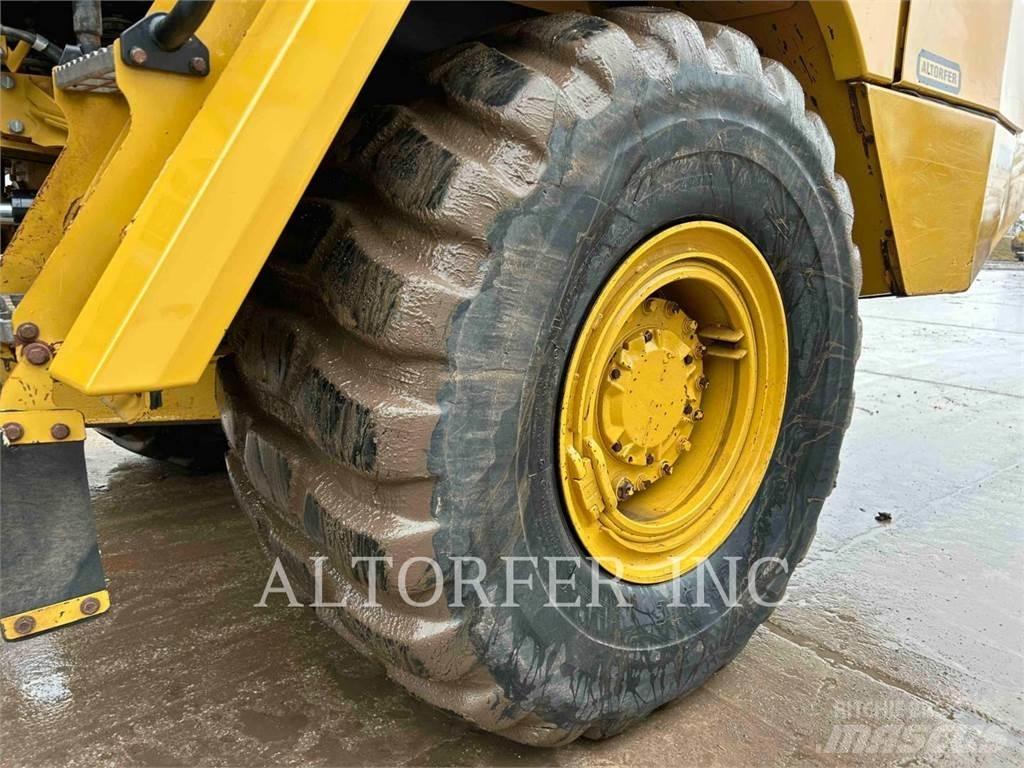 CAT 725C2 Belden kirma kaya kamyonu