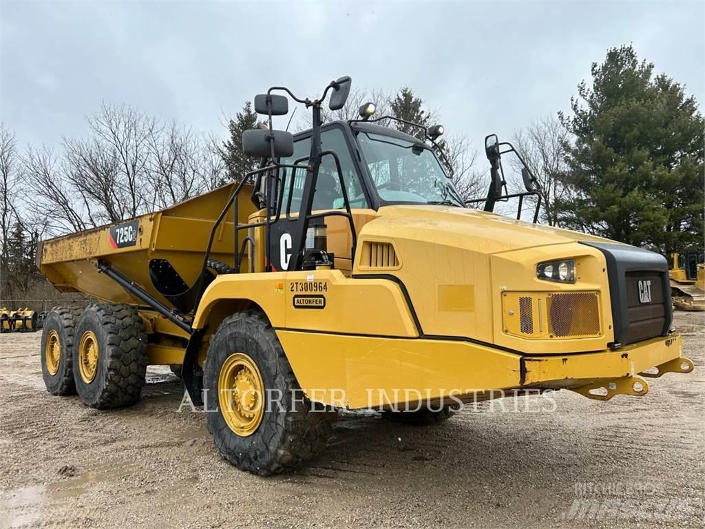 CAT 725C2 Belden kirma kaya kamyonu