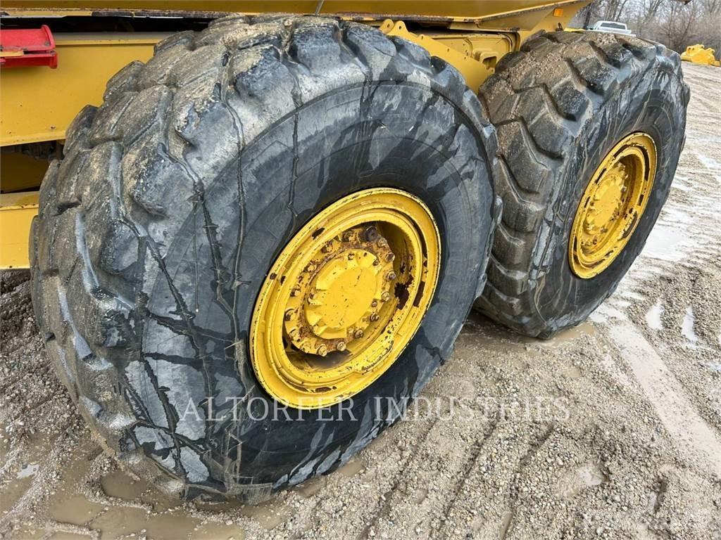 CAT 725C2 Belden kirma kaya kamyonu