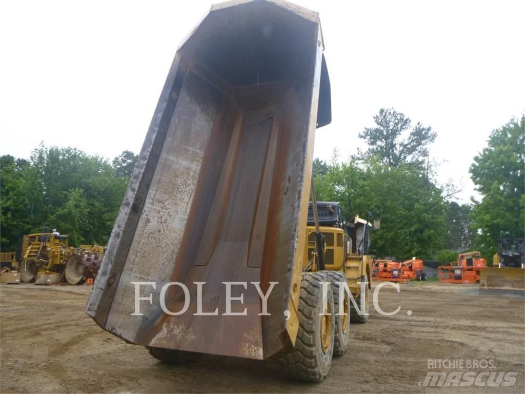 CAT 725C2 Belden kirma kaya kamyonu