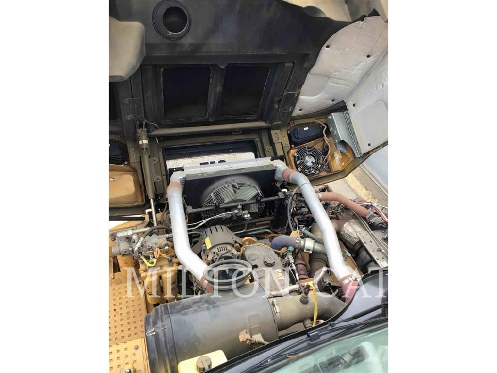 CAT 725C2 Belden kirma kaya kamyonu