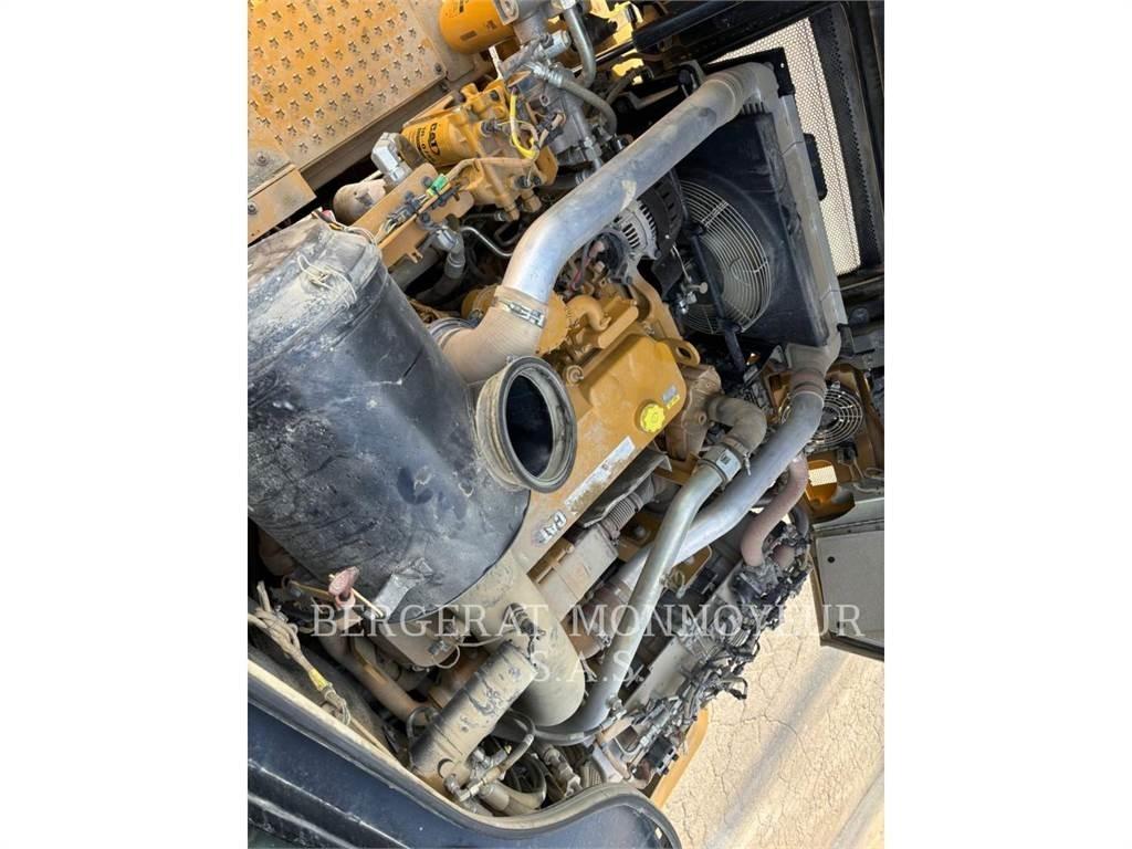 CAT 730 Belden kirma kaya kamyonu